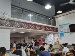 大堂-黄师奶甜品店