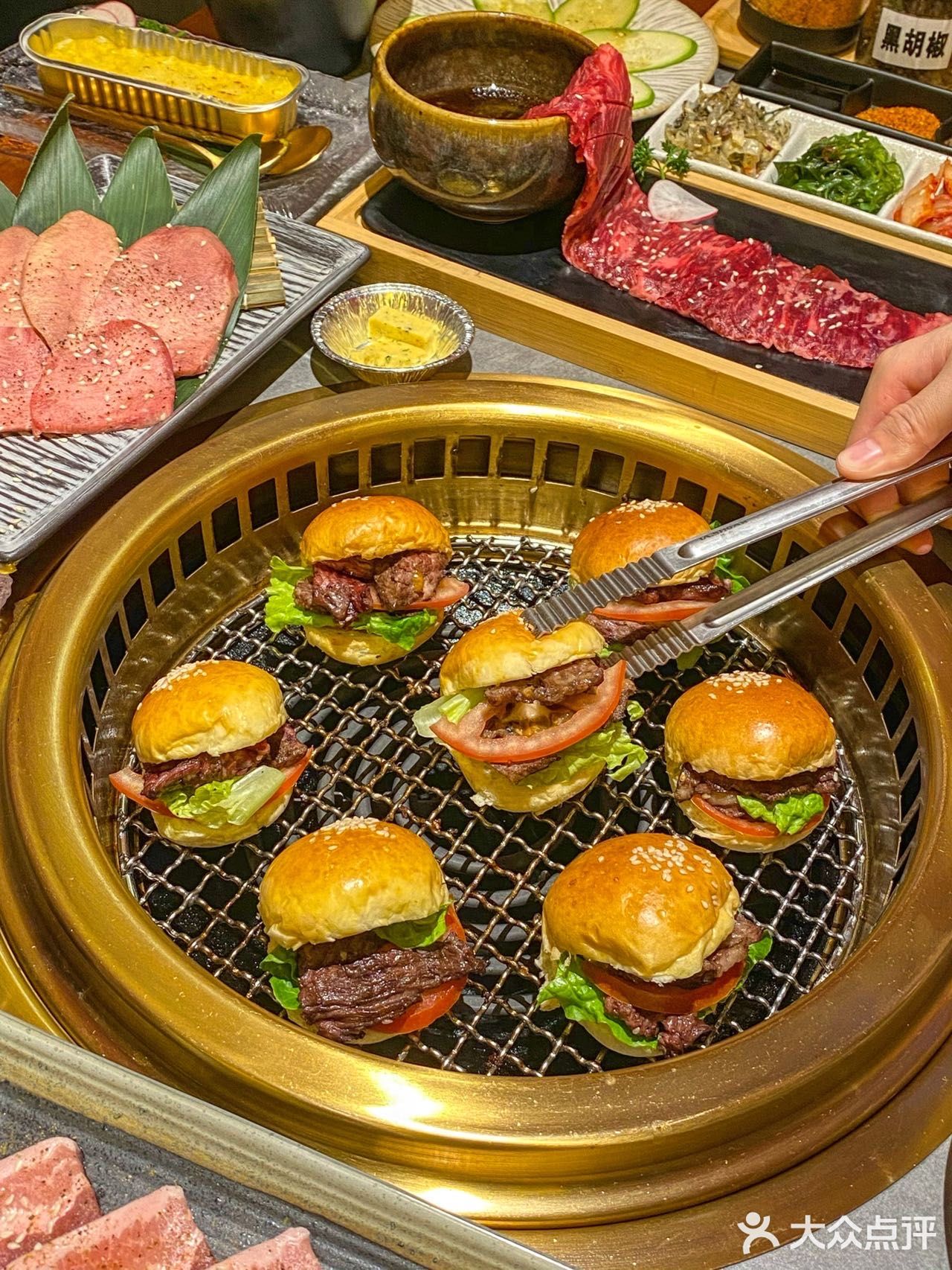 在重庆吃到满意的烤肉店‼️mini汉堡香晕了
