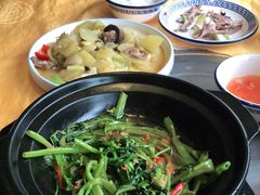 -东方之猪四更烤乳猪(金垦总店)