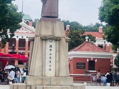 -梓檚中餐厅湖北菜小龙虾武昌鱼排骨藕汤(黄鹤楼店)