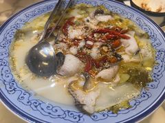 非常鲟常酸菜鱼-你鲟欢·香茅柠檬鱼(金沙店)