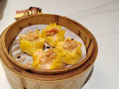 喜势首创蟹黄鲜虾烧卖-喜势点·糖沙翁手工茶点·本地人茶居(永庆坊店)