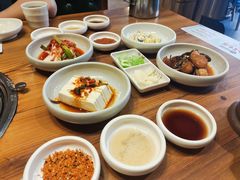 -草家酱蟹炭火烤肉店(珲春南路一店)