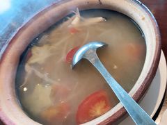 黎家织妹酸鱼汤-蜈支洲岛珊瑚酒店临海阁中餐厅