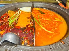 -宽板凳老灶火锅(台湾街店)