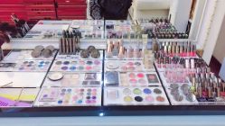 大堂彩妆区-欧妍泉美容养生堂