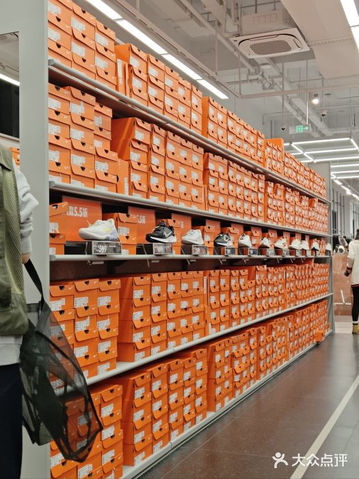 NIKE上海青浦优选体验店图片
