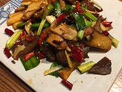 -云海肴·汽锅鸡·云南菜(天山百盛优客店)