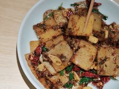 酸菜炒太安洋芋片-一坐一忘云南菜(卓悦中心)