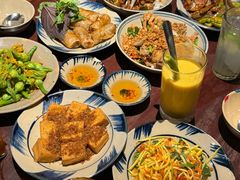 -Cuc Gach Quan Restaurant