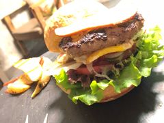 -HIGH FIVE哈福手工汉堡(桂林路店)