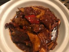黑椒鲍菇牛仔骨-老广酒楼(樱花店)