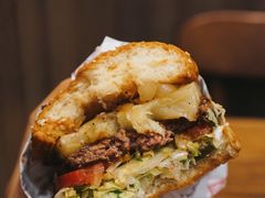 -The Habit Burger Grill 哈比特汉堡(世博店)