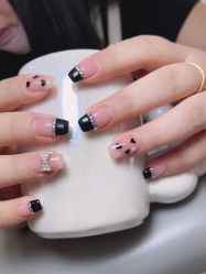 -ManiQ 美甲美睫專門店