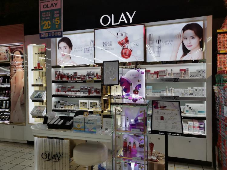 olay玉兰油(家乐福万国店"太厉害了,所谓的专柜可以没人的,前两天去