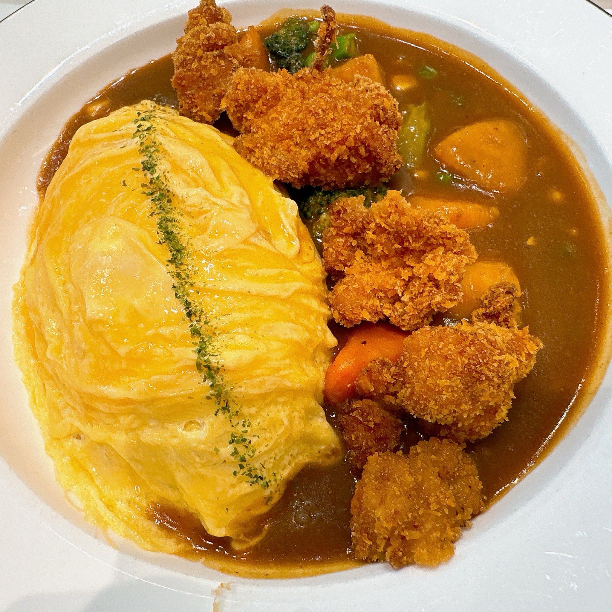 咖喱鸡块蛋包饭 很美味