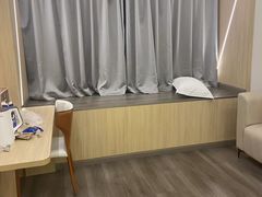 -欧辰国际酒店(重庆欢乐谷轻轨站店)