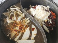 -瓜西西重庆火锅(花溪店)