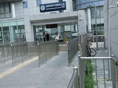 地铁站-北京红杉假日酒店
