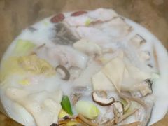 -滇香肴·云南菜蒸汽石锅鱼(云南北路店)
