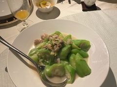 原汤蛤蜊煮广东胜瓜-皇朝会.经典传统粤菜(外滩店)