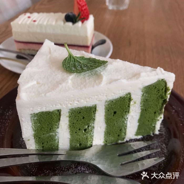 一隅咖啡抹茶奶油蛋糕图片
