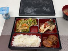 -上海冠松华奥奥迪4S店(张江店)