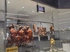 面包甜点陈列柜-正東记港味烧腊餐室(天鹅湖银泰城店)