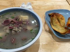 -老新隆牛肉锅贴(新街口店)