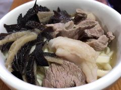 -果松木炭酸菜铜火锅·外婆参鸡汤