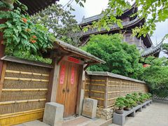 -龙华寺