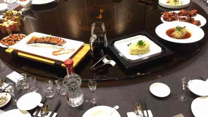 伊兰盛鼎-"开了十几年的高品质店,鸡煲的口味绝对正宗.