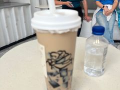 -喜茶(迪士尼小镇·平行宇宙店)