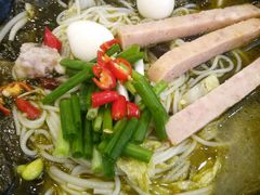 老坛酸菜米线-渝和喵叔米线(南坪万达店)
