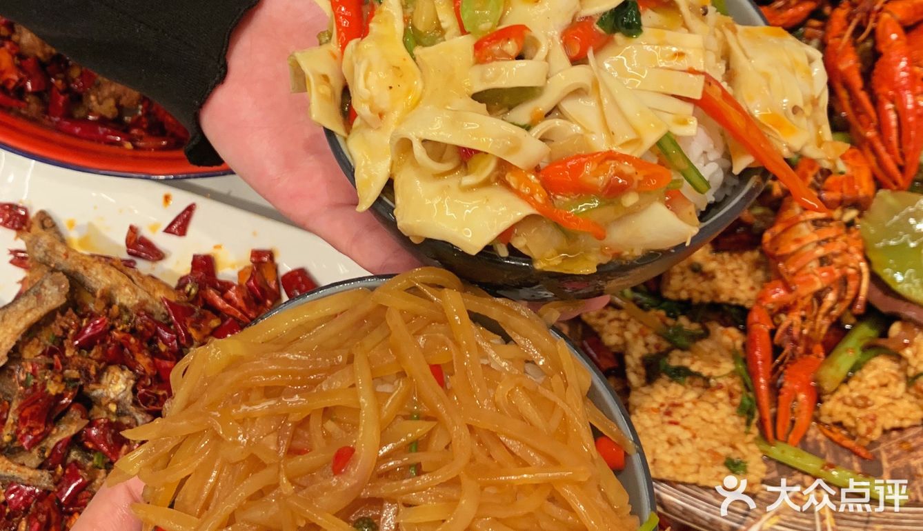 春天的第一顿龙虾‼️可以永远相信土豆丝拌饭
