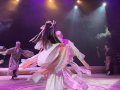 -瑞虹新天地月亮湾