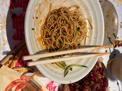 -肥肥虾庄·金牌油焖大虾(汉街SKP店)