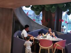 -水桶王国主题餐厅·聚会·生日派对·亲子活动·家庭套餐(亚龙湾希尔顿店)