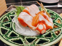 -山川小町·极番烧肉(新地假日广场店)