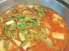 -野山舂·贵州现舂酸汤火锅(鸿通城店)