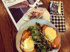 -ROAST coffee & eatery