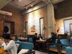 大堂-苹果树下艺术餐厅(宋庄店)