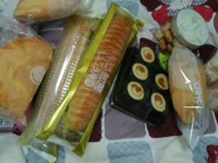 -万利隆·活力烘焙(人民路店)