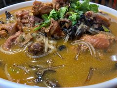 小鸡炖蘑菇-李老哈·东北菜(宋园路店)