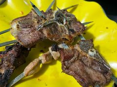 -烤肉小伙烤肉店