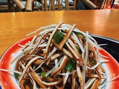 -郭婆婆疯子鸡·土货江湖菜馆