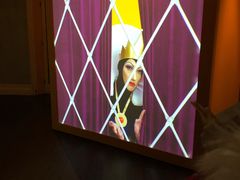 -Nathalie Djurberg与Hans Berg“牛皮纸包裹的月亮”-Prada荣宅当季展览