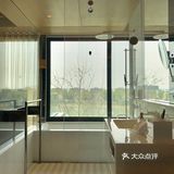 实现自我成长。在这片大面积的临水土地上