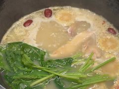 -汤宴·参须肚包鸡(南京路店)