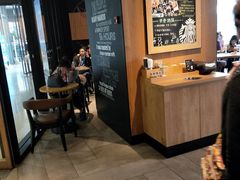 -星巴克臻选(莘庄仲盛店)